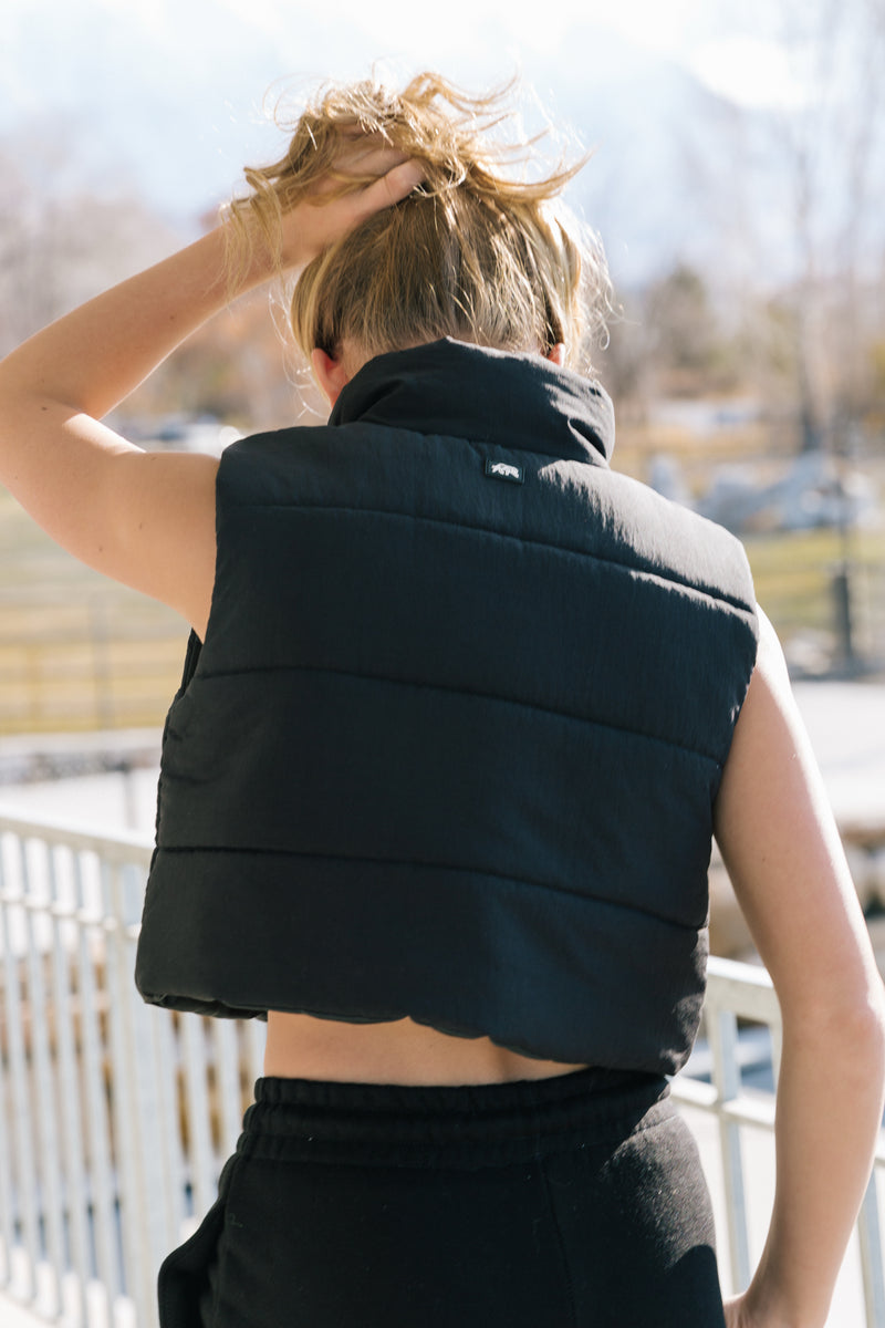 Cropped Puffer Vest - Black