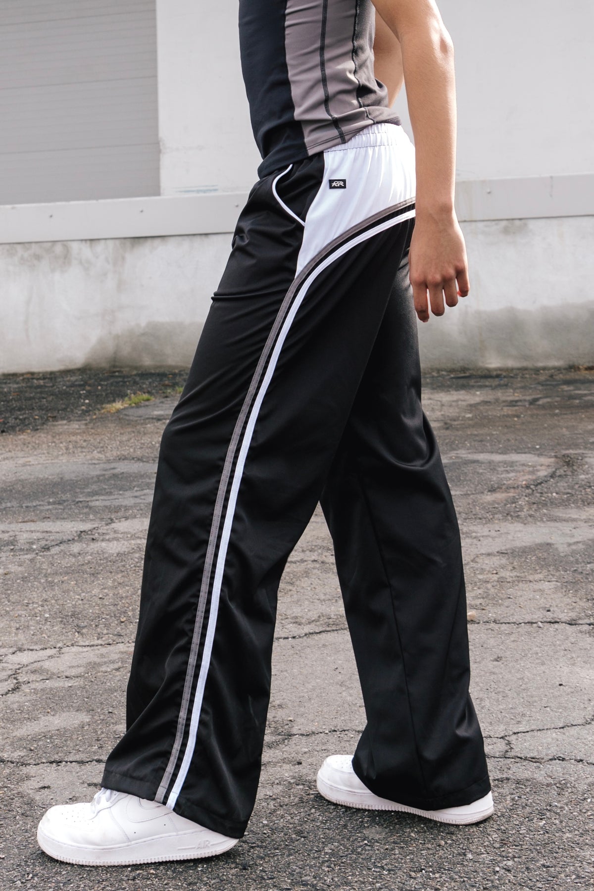 Vienna Joggers - 8 Ball