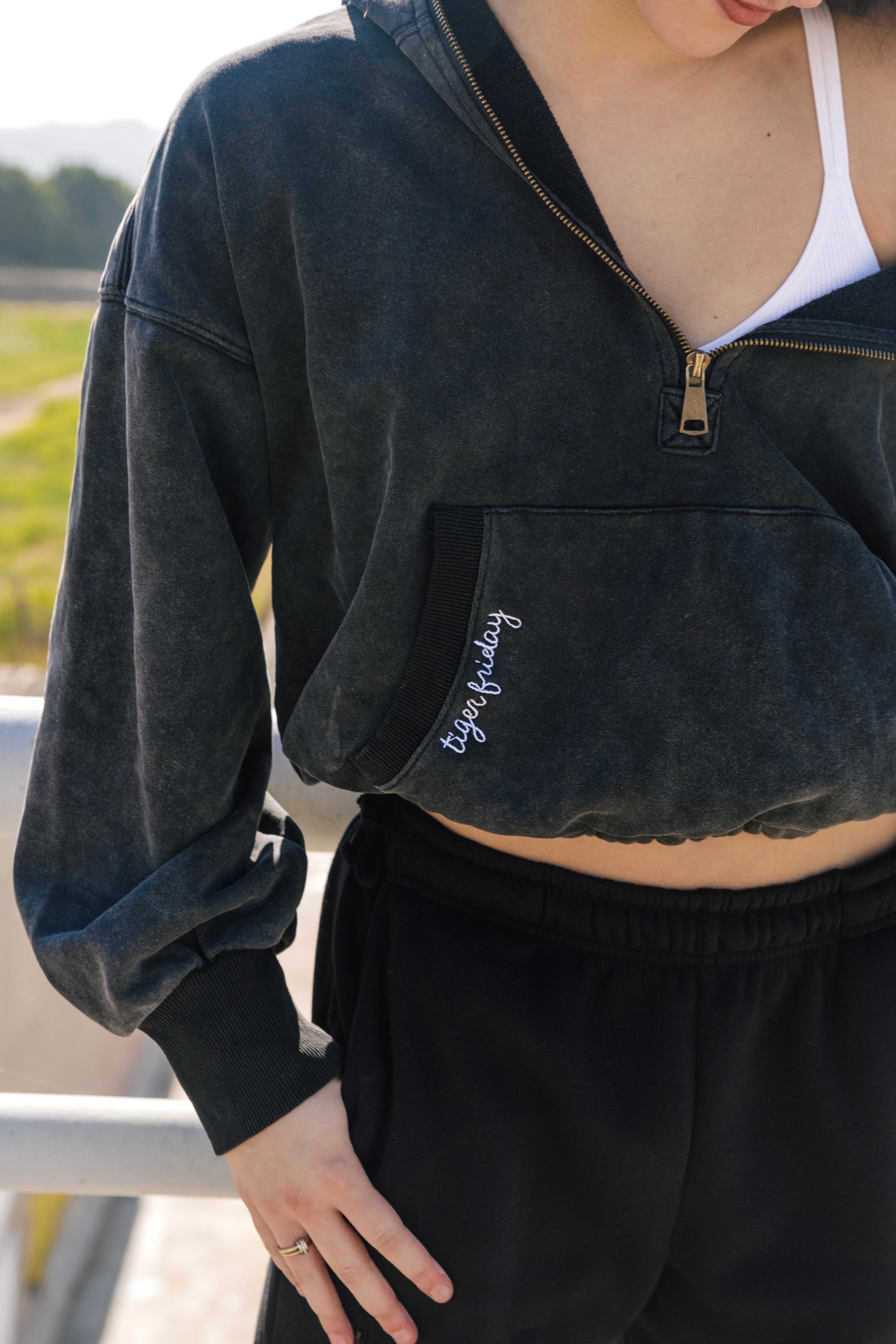 Anchorage Cropped Hoodie - Coal