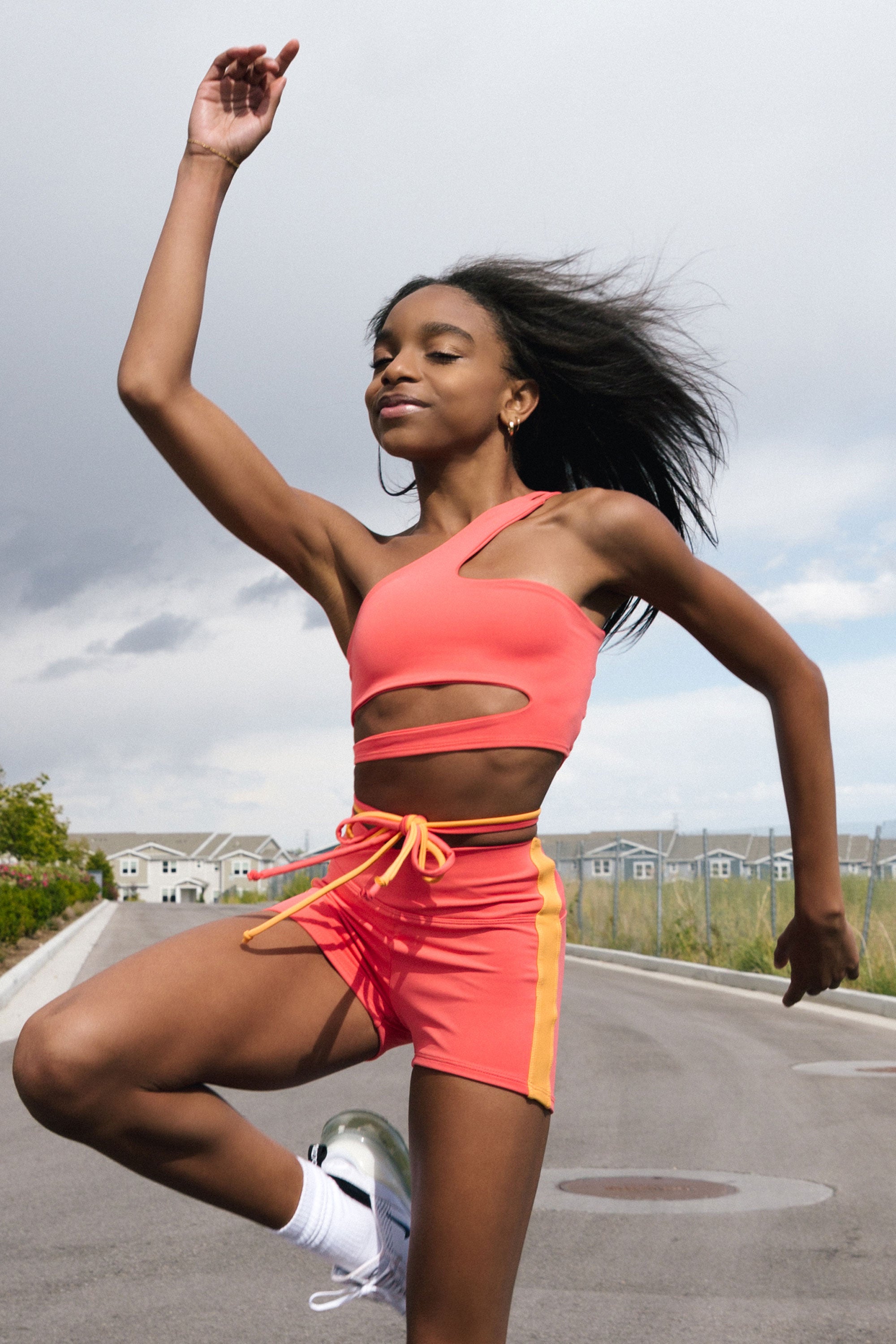 alo YOGA ドリームライト ロングスリーブ トップ S YELLOW Bronx Crop Top - Melon/Papaya | Tiger Friday Dancewear – TigerFriday