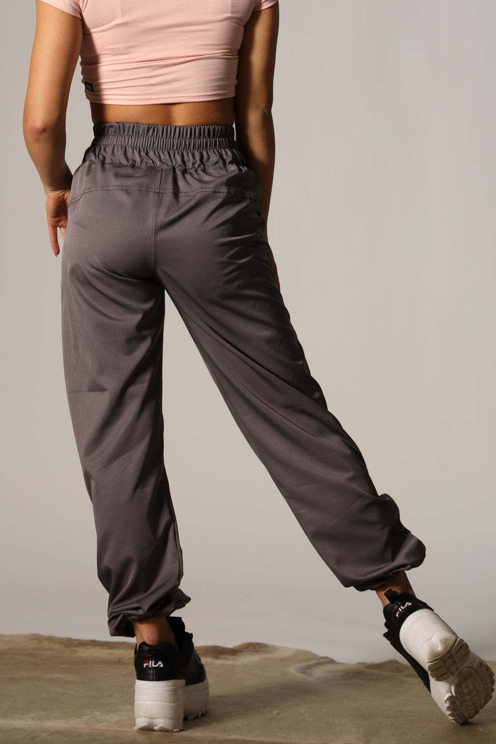 Thrive Jogger - Graphite